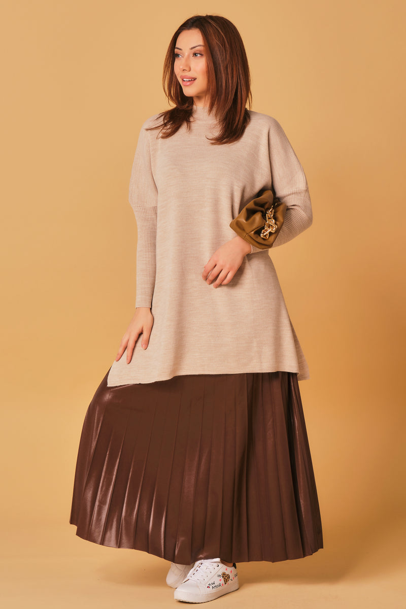 Brown pleated skirt