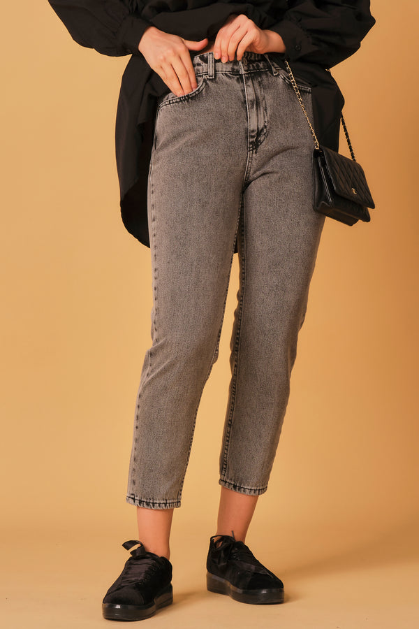 Slim Mom High-Ankle Jeans