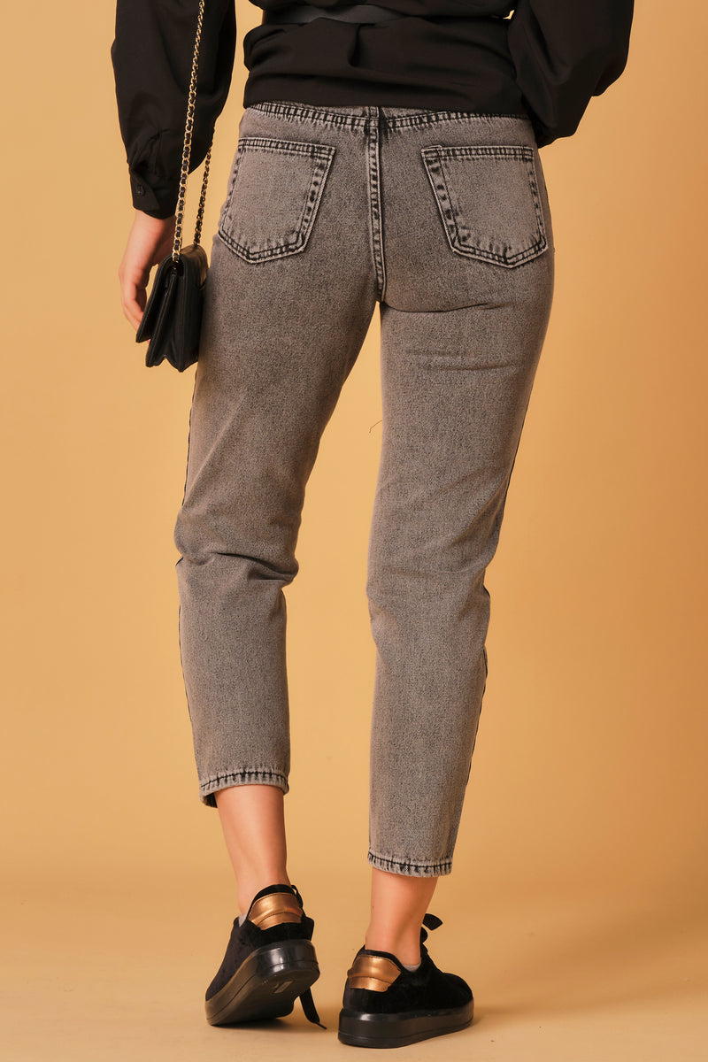 Slim Mom High-Ankle Jeans